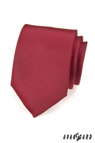 Gładki krawat w kolorze bordowym matowy