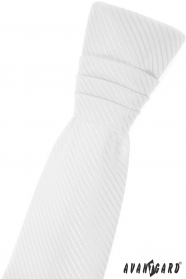 Biały angielski krawat dla chłopca z ukośnym paskiem