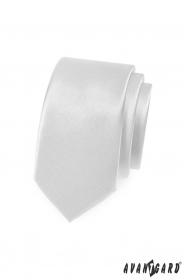 Gładki biały wąski krawat