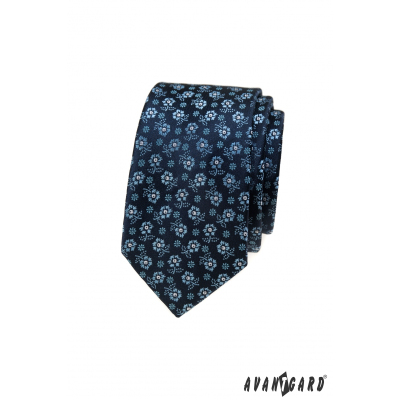 Niebieski wąski krawat w kwiatowy wzór