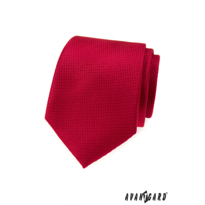 Czerwony krawat z fakturą powierzchni