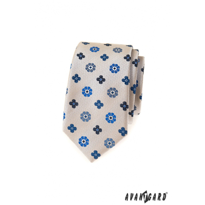 Beżowy, wąski krawat z niebieskim wzorem