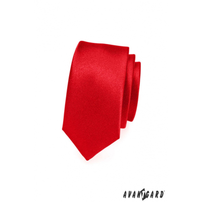 Wąski krawat czerwony