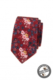 Ceglasty krawat z kwiatami
