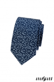 Ciemnoniebieski krawat z jasnymi nutami