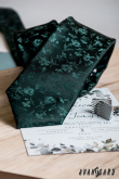 Zielony krawat z kwiatowym reliefem - szerokość 7,5 cm