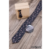 Wąski niebieski krawat w różowe kwiaty - szerokość 5 cm