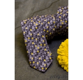 Szary, wąski krawat w trójkątny wzór - szerokość 6 cm